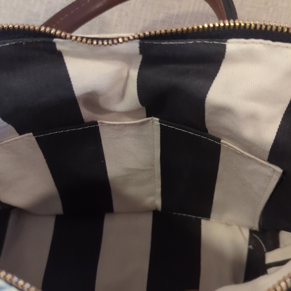 R. Riveter Otto Crossbody Floral Print Purse - Picture 9 of 14